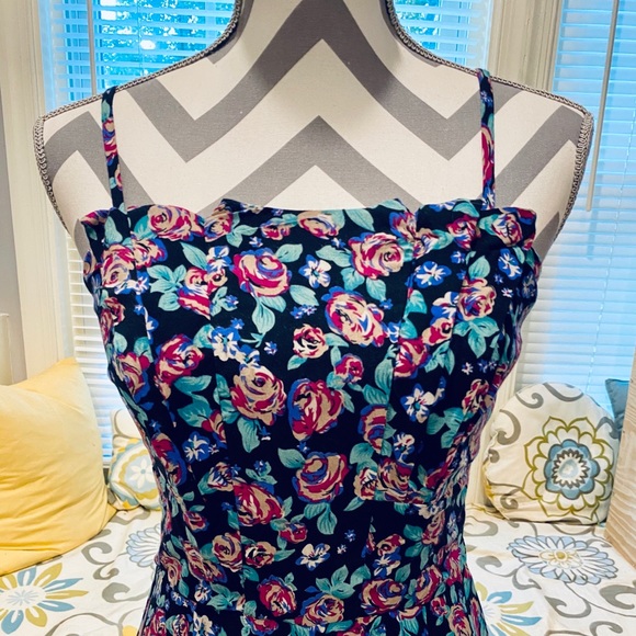 Rue 21 Floral Romper (Medium) - Picture 6 of 7